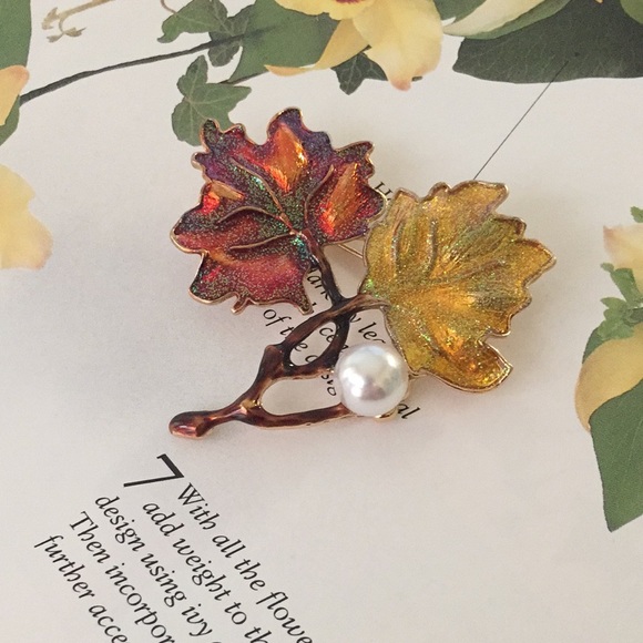 🍏50% OFF/3+...Glittering Maple Leaves Brooch - Picture 5 of 9